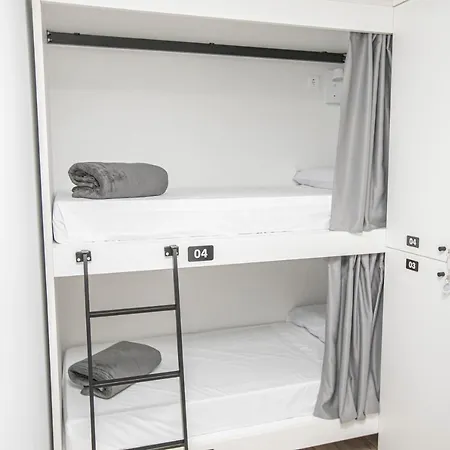 A Fabrica Hostel Lavacolla